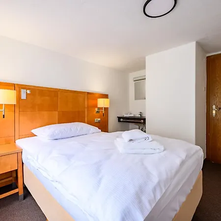 Lejlighedshotel Gaestehaus Dorfschmiede Tux